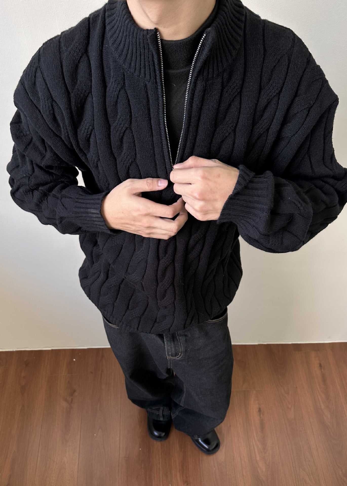 Men's Quarter-Zip Cable Knit Sweater