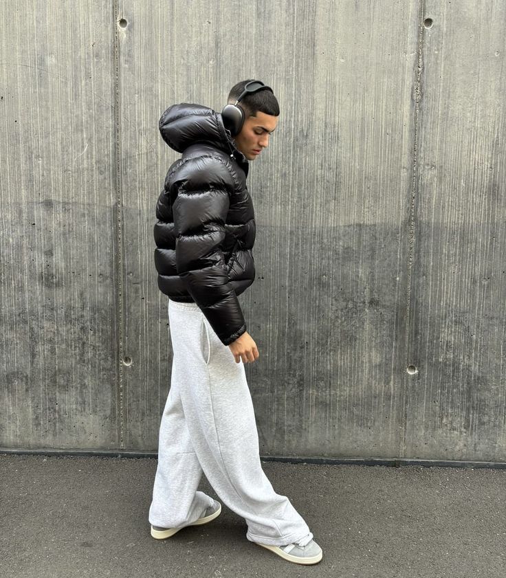 Men's Puffer Jacket - Hooded with Full Zip Closure